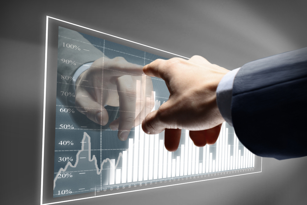 inversionistas-01_0005_layer-1 business people group with headphones giving support in help desk office to customers, manager giving training and education instructions